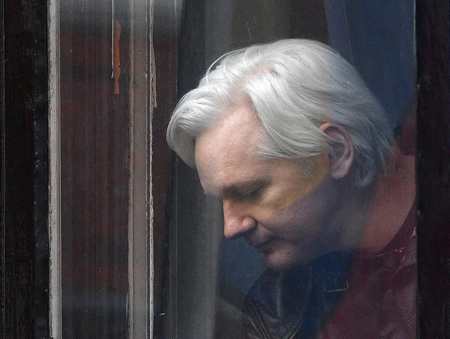 Assange vows to fight UK approval of extradition to US