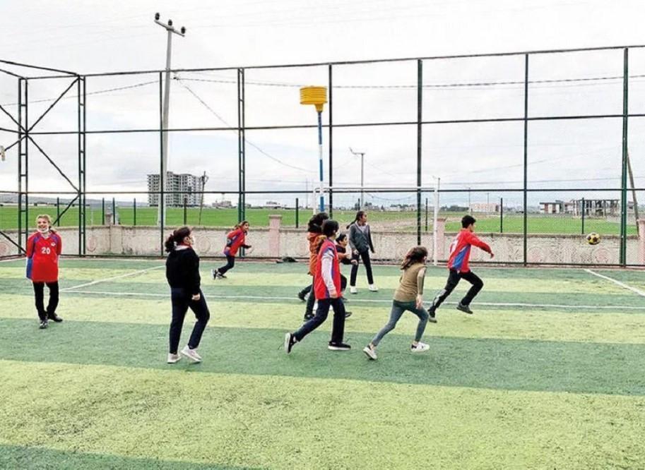 Korfball changes lives of Batman students
