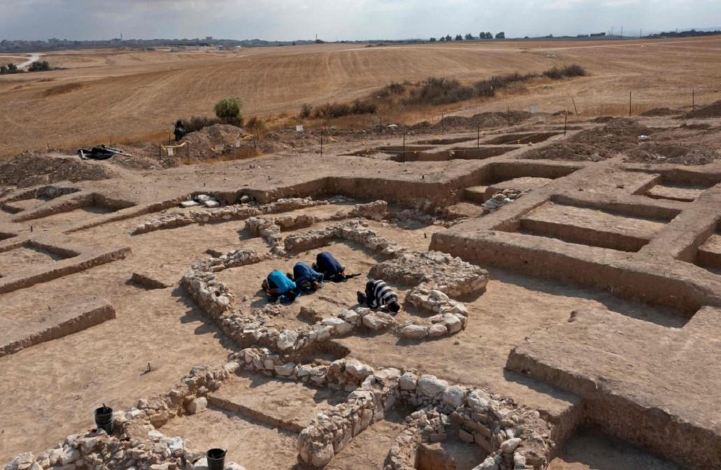 Israel uncovers a rare early mosque in Negev