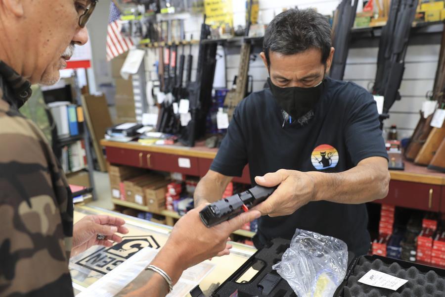 Supreme Court says Americans have right to carry guns in public