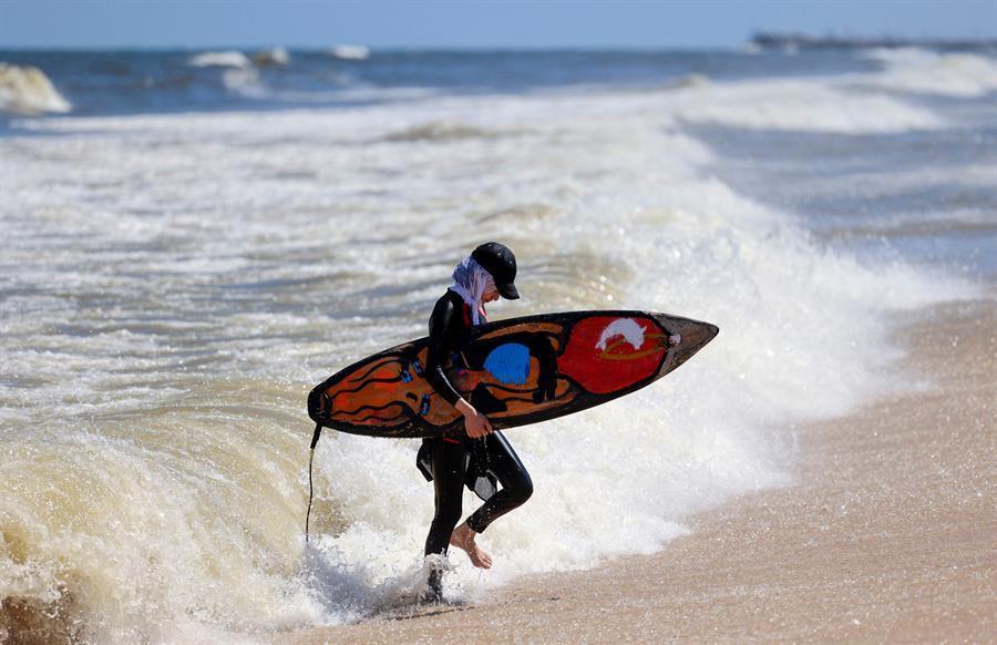 Gazans savor a cleaner sea