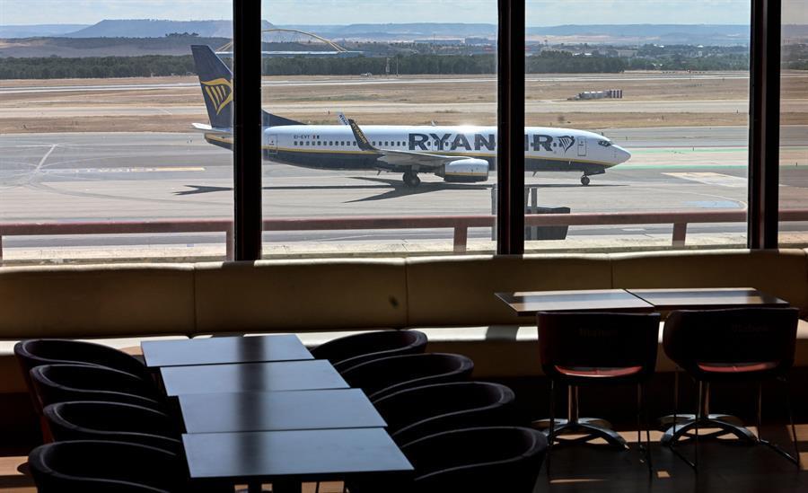 Leave time for disruptions, says Europe airports chief