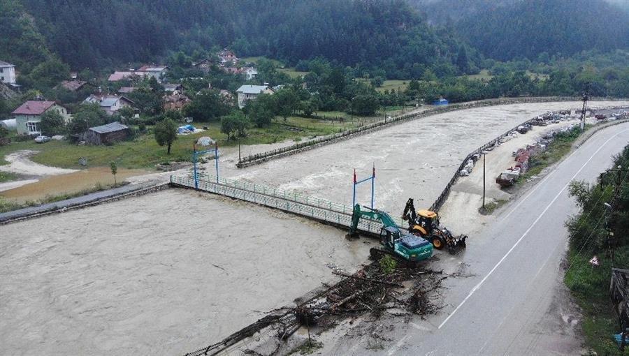 Heavy rains, floods hit northwest Türkiye
