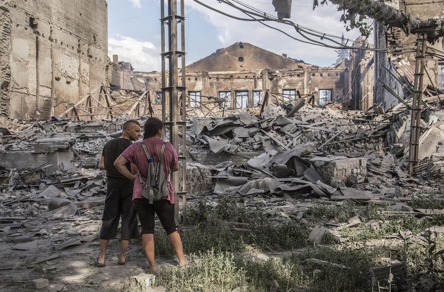Ukraine retreats from key city in major Russian gain