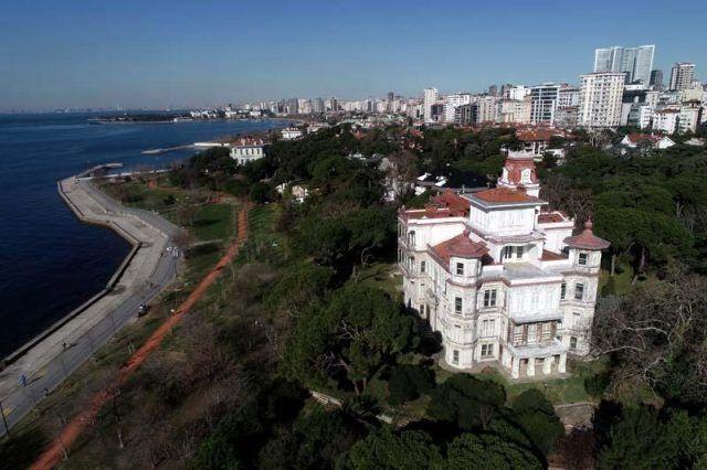 ‘Haunted pavilion’ of Kadıköy up for sale
