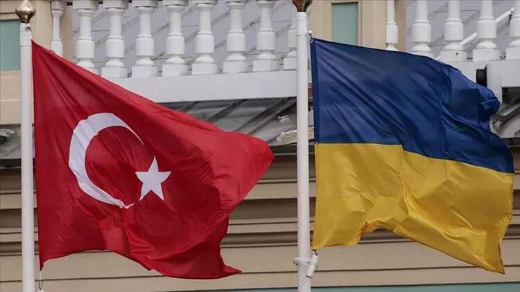 Turkish, Ukrainian defense ministers talk on phone