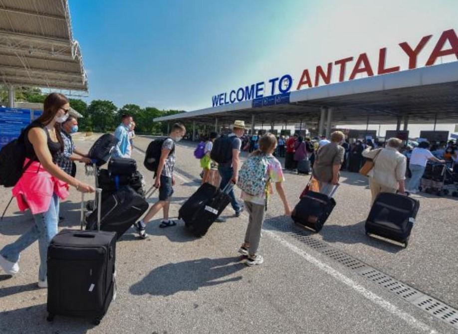 Antalya Airport sets new record for daily flights