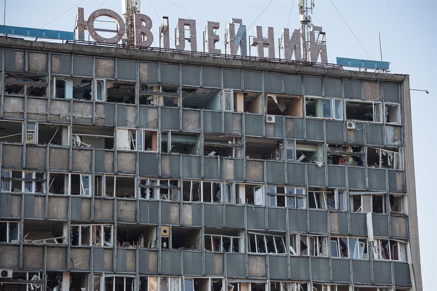 Russian strikes kill over 20 as Zelensky accuses Moscow of terrorism