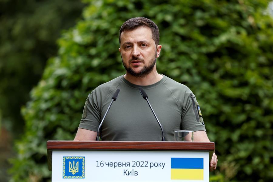 Amid Russia shelling, Ukraine aims to strengthen government