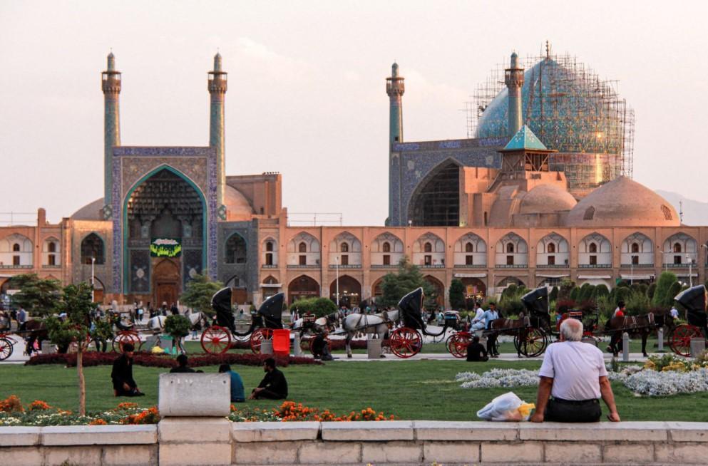 Iran’s UNESCO-listed Isfahan mosque damaged in restoration
