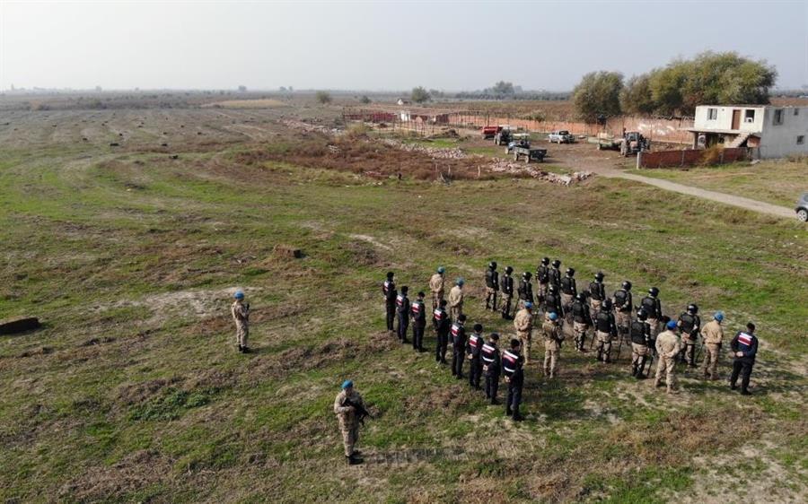 Commandos start standing guard at dried lake