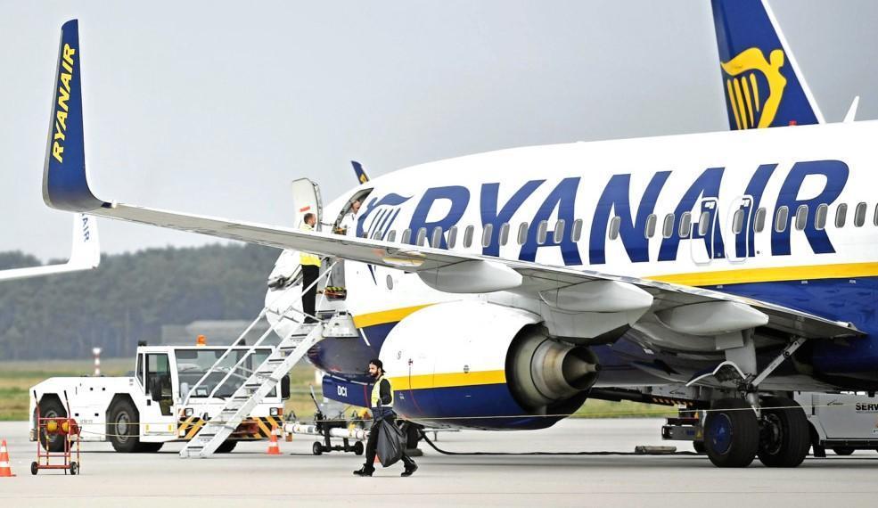 Ryanair flies back into quarterly profit