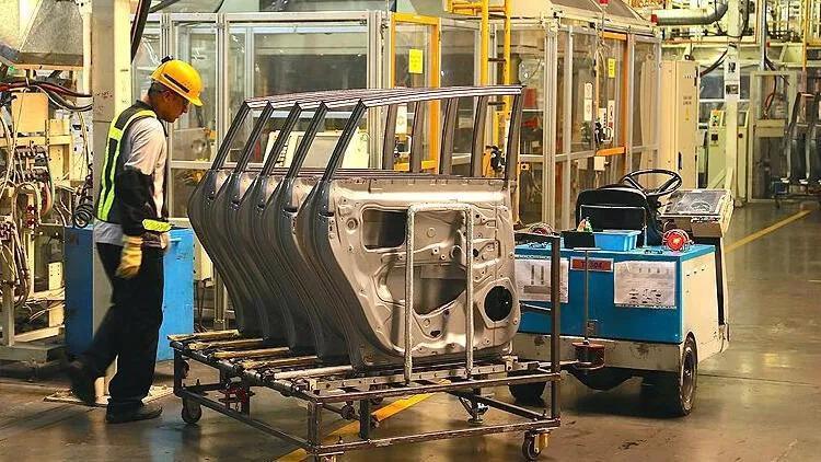 Capacity usage rose slightly in July