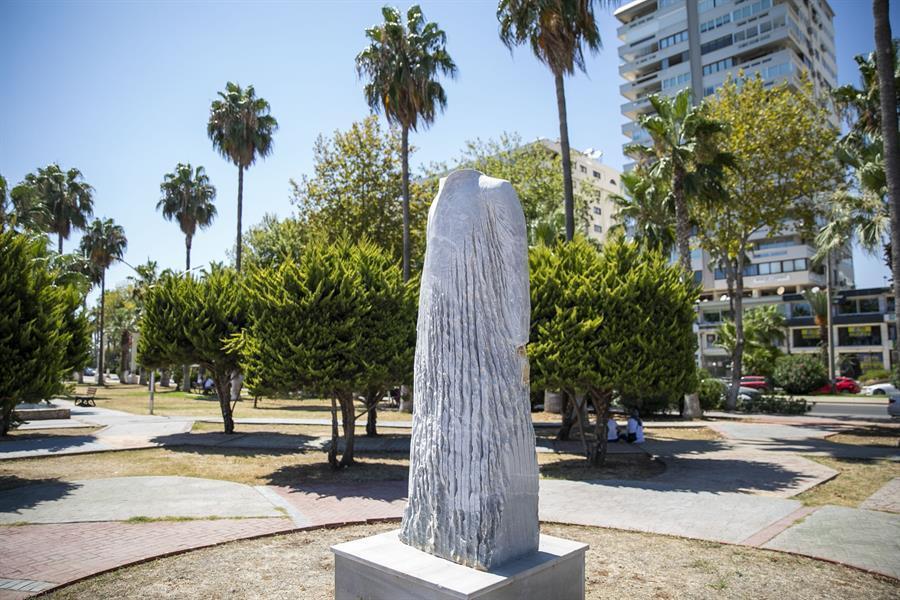 Statue of Türkiye’s first elected female mayor damaged