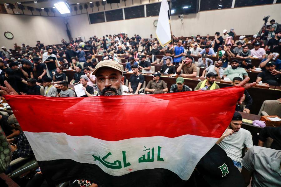 Iraqi protesters breach parliament building in Baghdad