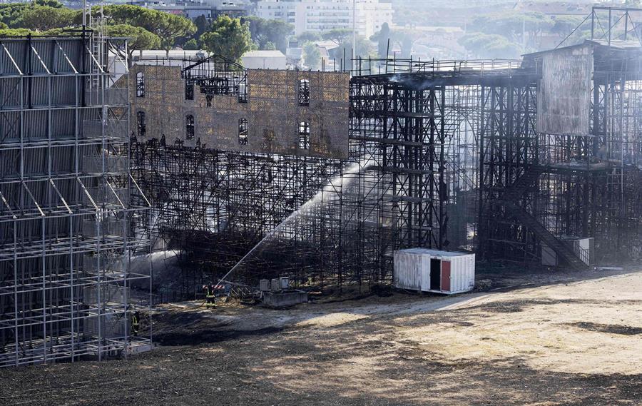 Fire destroys set at Rome’s Cinecitta studios