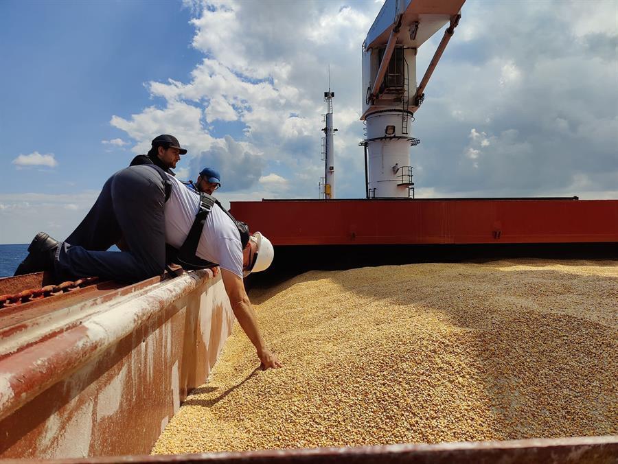 Inspection done, first grain ship bound for Lebanon