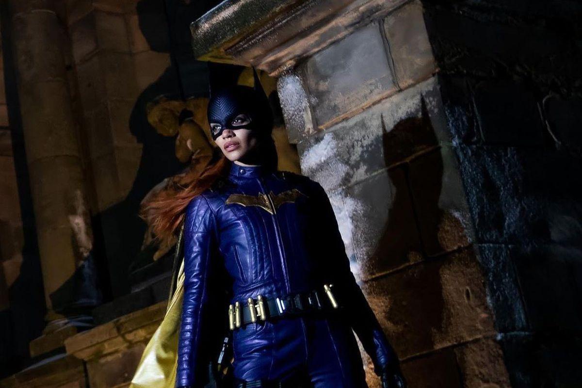 Directors ’shocked’ by axing of $90 mln ’Batgirl’ film
