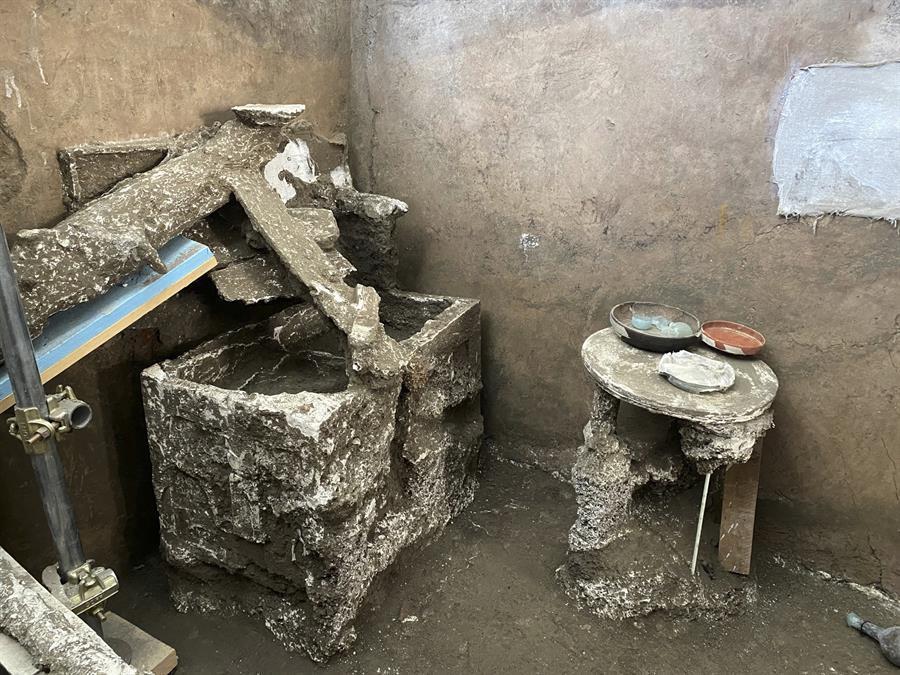New Pompeii finds highlight middle-class life