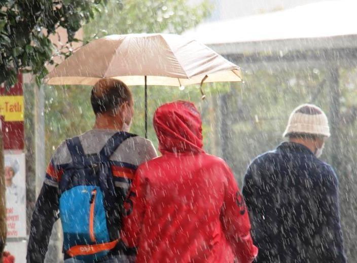 Meteorologists warn of torrential rain across country