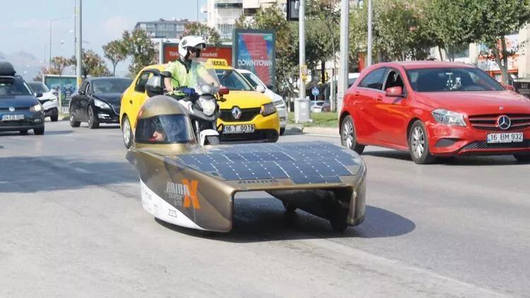 Solar car produced by students starts country tour