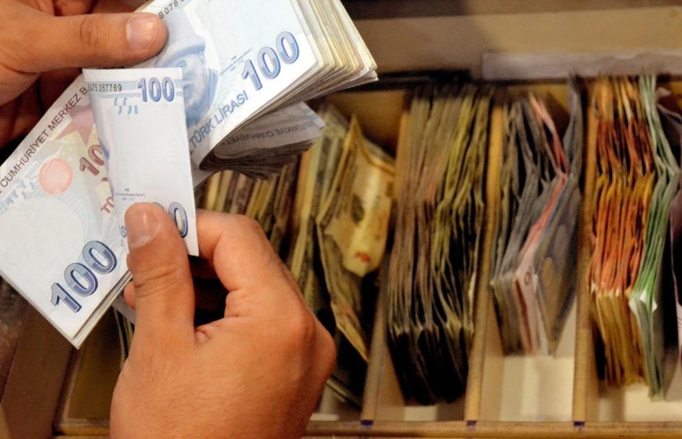 Budget posts 64 bln Turkish Liras deficit in July