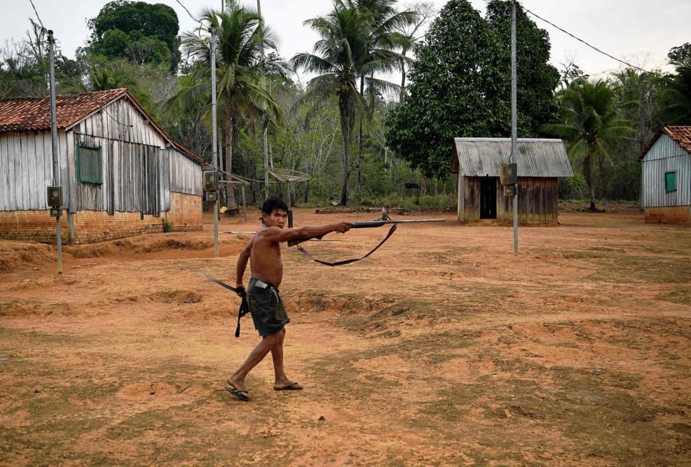 Amazon tribe go behind camera in Nat Geo film
