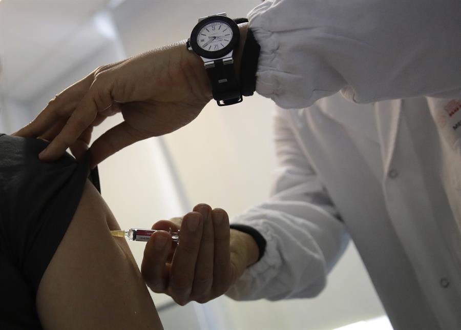 Facebook bans major US anti-vaccine group