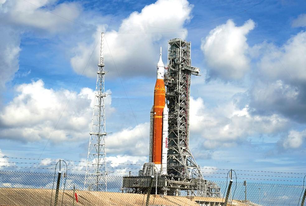 Tourists flock to Florida for Moon rocket launch
