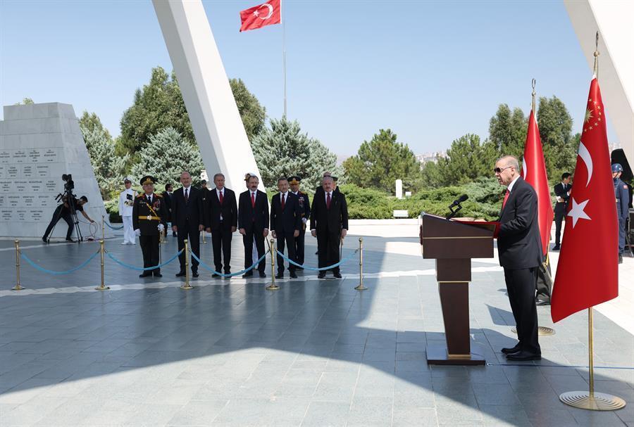 World hails Türkiye for peace efforts: Erdoğan