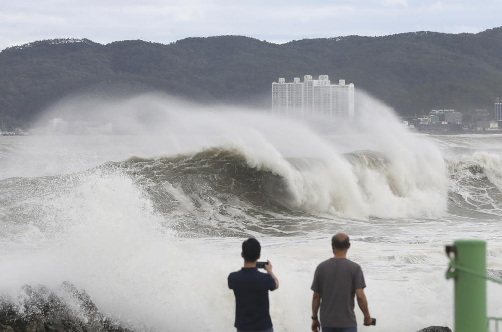 South Korea typhoon death toll rises to 10