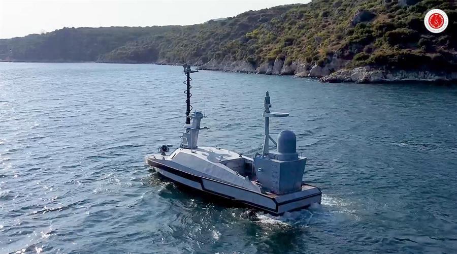Defense chief unveils video of Türkiye’s first armed unmanned surface vessel