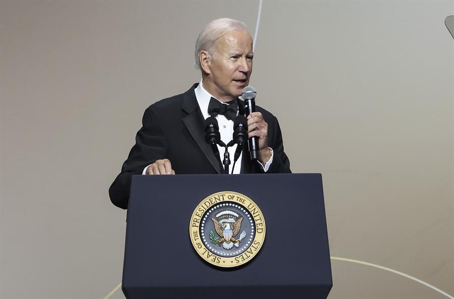 Biden meets relatives of Americans jailed in Russia