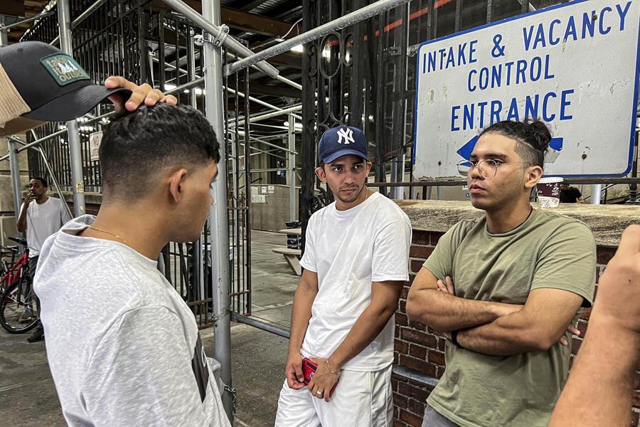 Mayor declares state of emergency for NYC over migrants