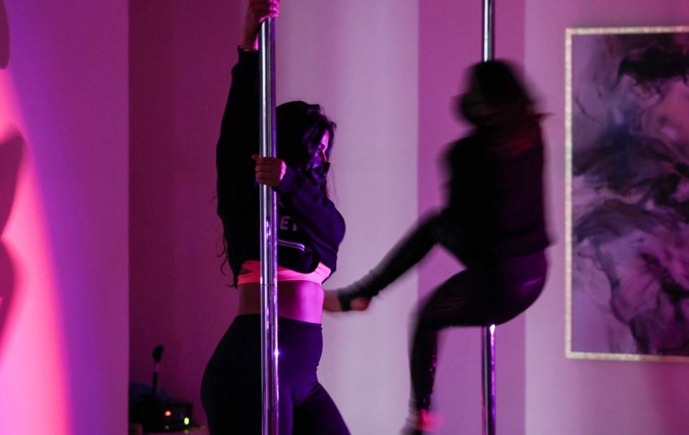 Saudi women reject stigma to embrace pole dancing