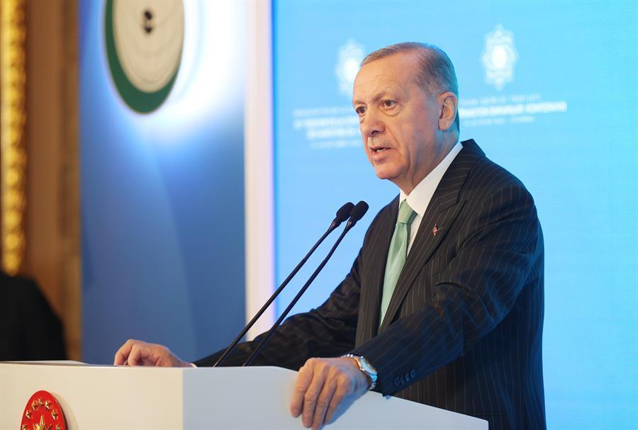 Erdoğan says warned France about Lafarge support of terror groups