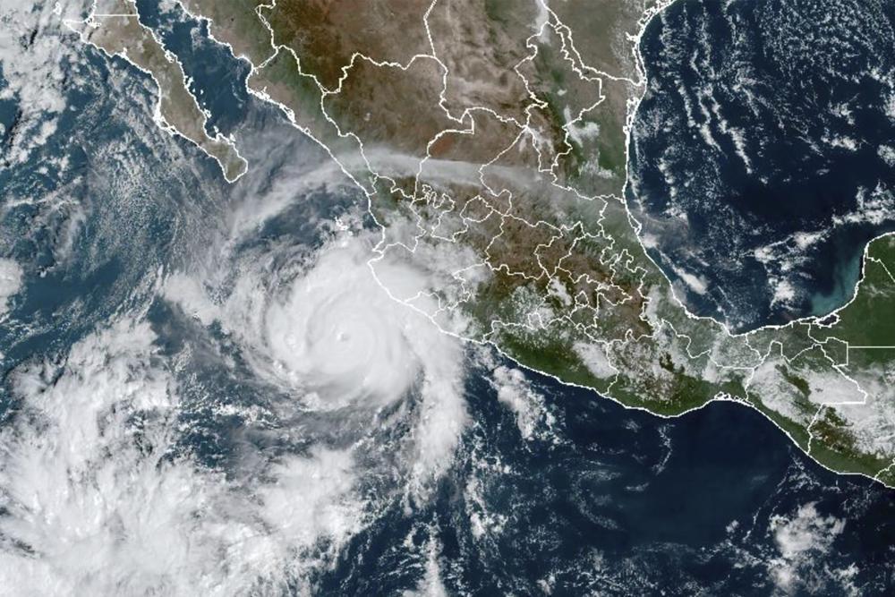 Hurricane Roslyn forecast to bring dangerous surge to Mexico