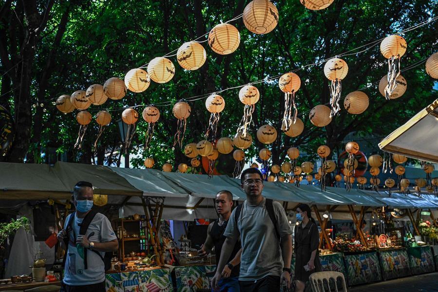 China’s economic growth accelerates but weak amid shutdowns