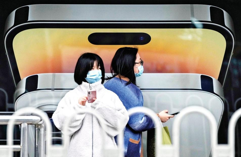 China imposes Covid lockdown on area around iPhone factory