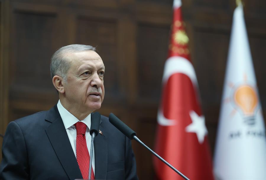 Erdoğan vows to try all ways to secure charter changes, including referendum