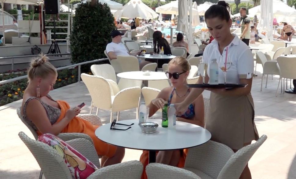 Prolonged tourism season boosts employment in Antalya