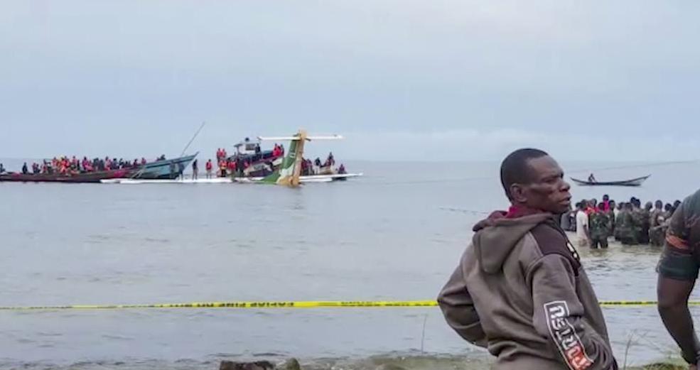 Tanzania: Plane crashes into Lake Victoria; 19 dead