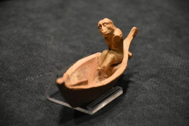 Two 2,300-year-old artifacts exhibited for first time in İzmir