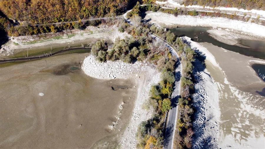 Istanbul welcomes rainfall as dams dry up