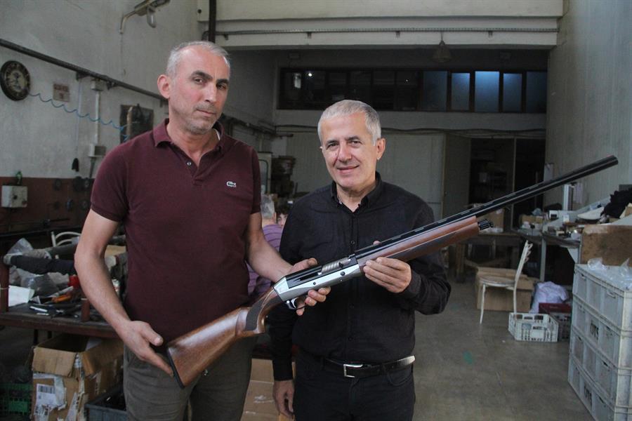Man exports over 30,000 rifles annually from Antalya