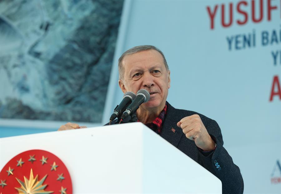 Erdoğan vows to eradicate roots of terrorism