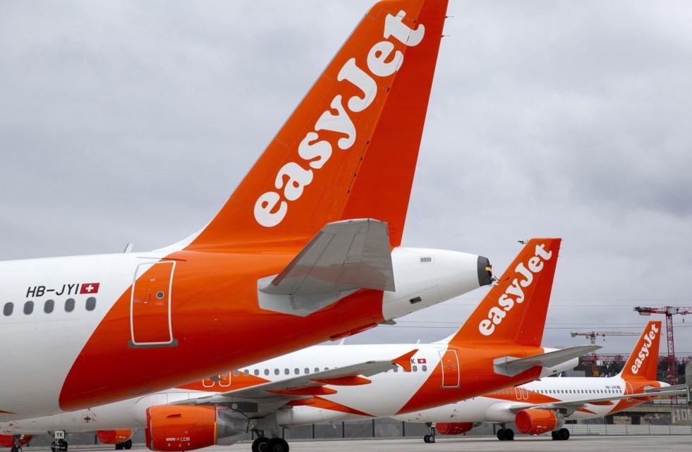 EasyJet flies into third straight annual loss
