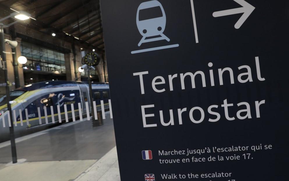 Eurostar faces Christmas strikes over pay row