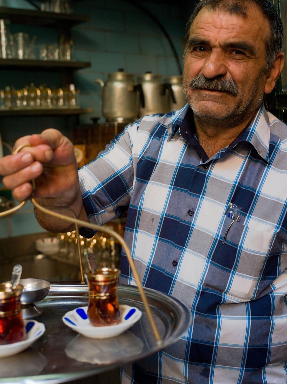 Türkiye announces inclusion of ‘tea culture’ on UNESCO list