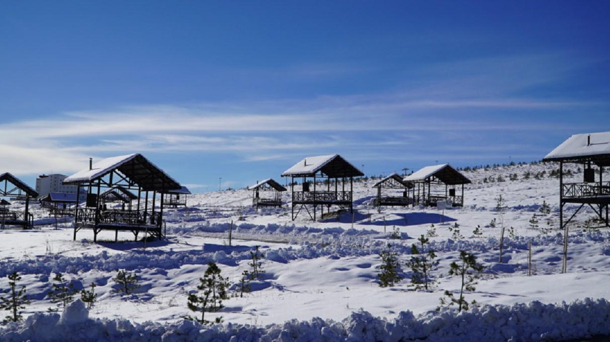 Ski resorts across country await skiers